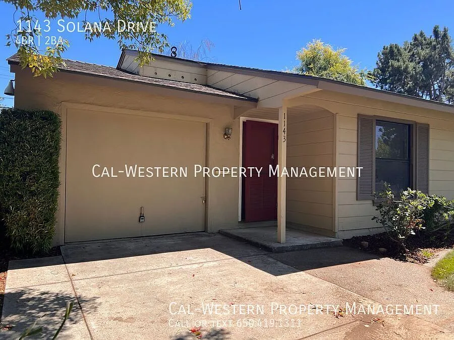 4 bed 2 bath house available now! — Photo 2