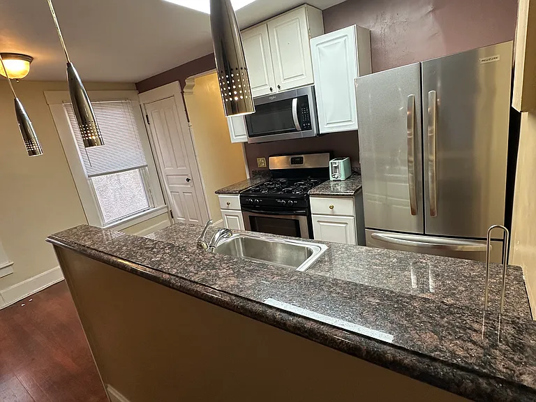 2415 Vine St #2 — Photo 3