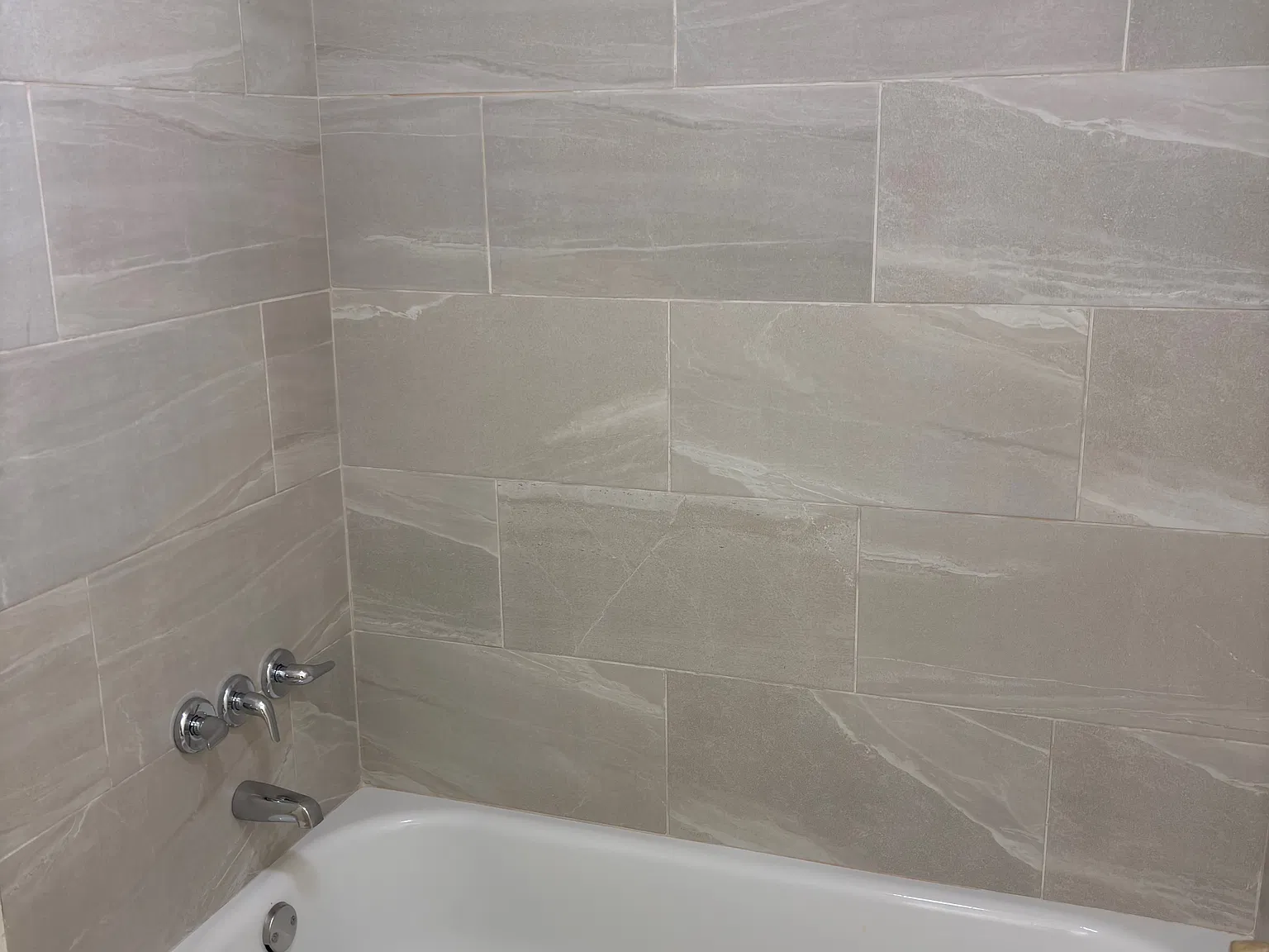 2 bed, 1.5 bath, 930 sqft, $1,020 — Photo 4