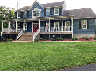 902 St Anne Dr, Street, MD 21154