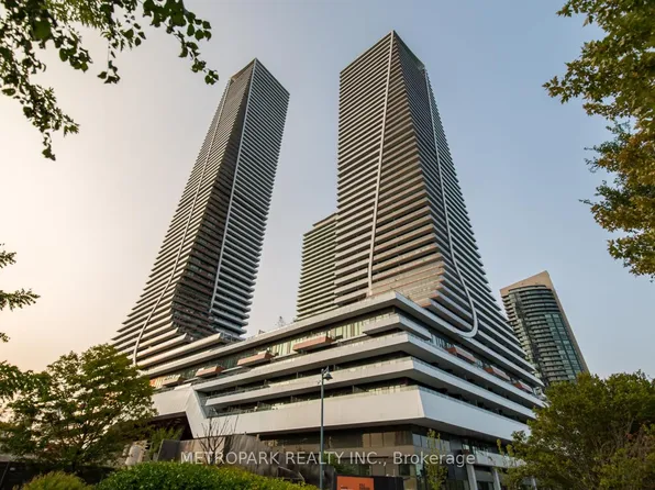 30 Shore Breeze Dr #1414, Toronto, ON M8V 0J1