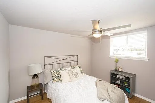 2536 E 6th St #1 — Photo 9