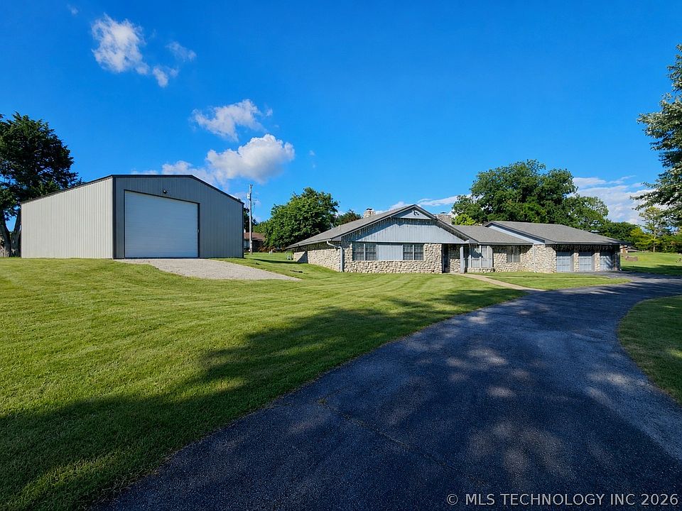 1st image of 533 W Woodland Dr