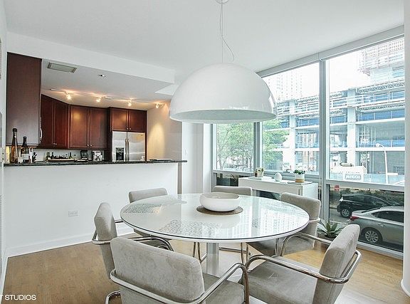 4th image of 1201 S Prairie Ave APT 201