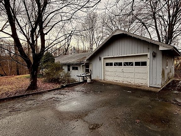 2nd image of 76 Valley View Rd