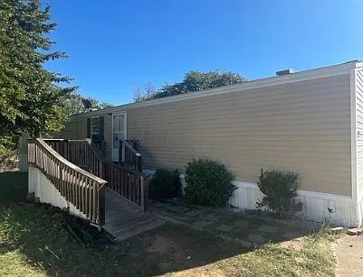 3 bed, 1140 sqft, $1,550 — Photo 3