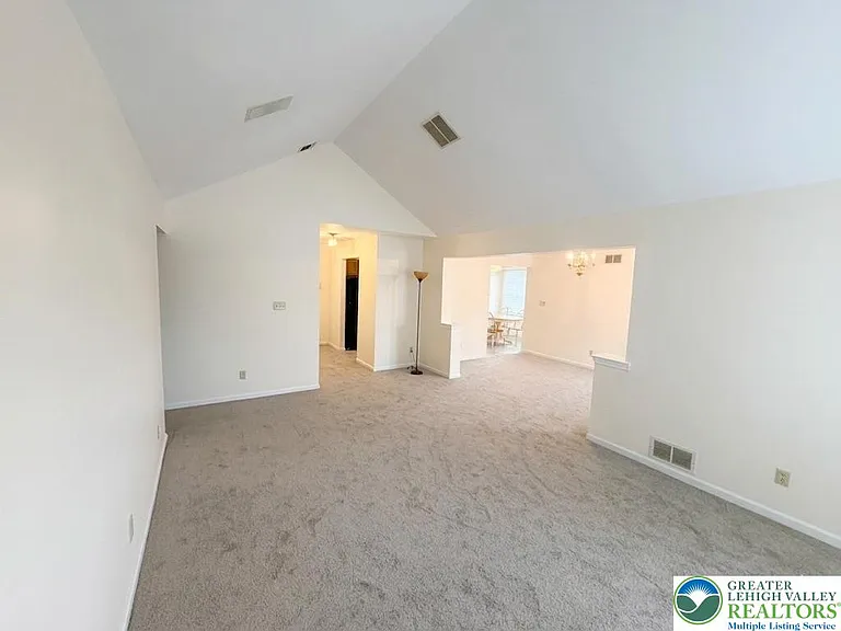 168 Lindfield Cir — Photo 6