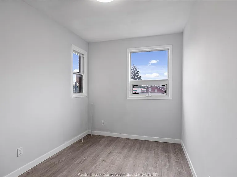 900 Ottawa St #10 — Photo 9