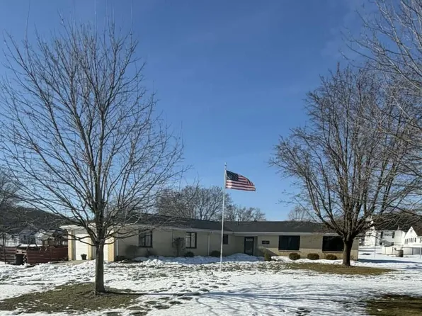 120 Fallowfield Dr, Alum Bank, PA 15521