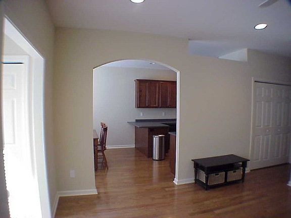 3rd image of 101U E Rhode Island Avenue