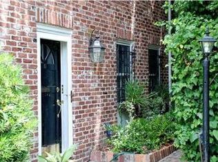 10 Charlestowne Ct, Charleston, SC 29401