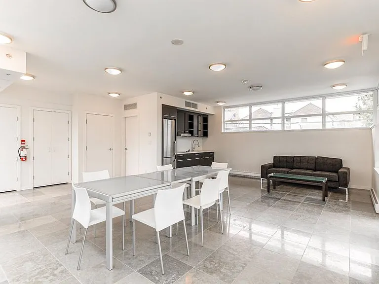 2528 Maple St #305 — Photo 19