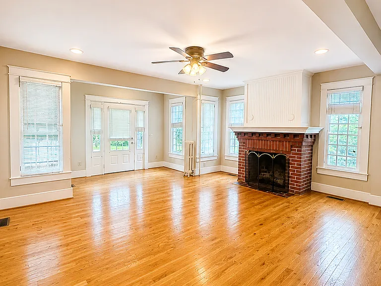 375 E Maine Ave — Photo 8