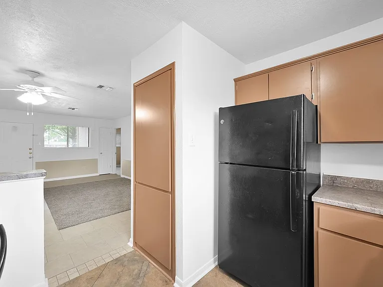 Lakeview Point Apartments — Photo 33