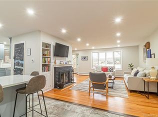 21 Heritage Rd, East Lyme, CT 06333