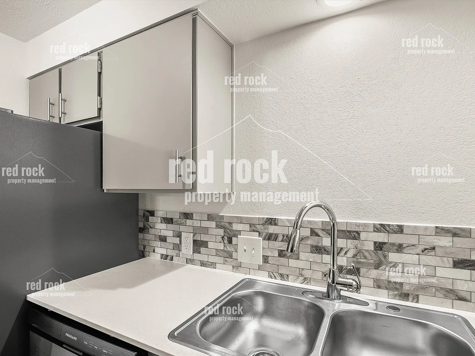 1336 W Garland Ave — Photo 2