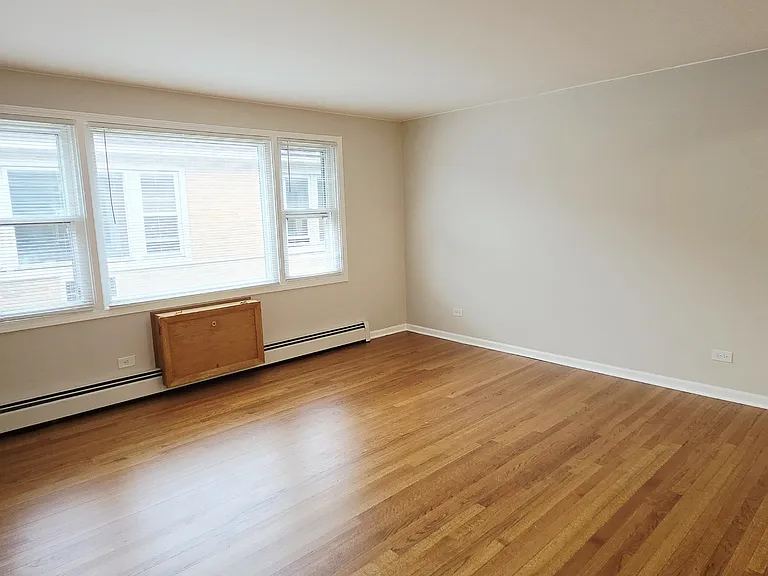 5835 W 63rd St — Photo 26