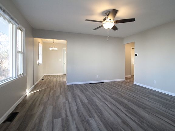 4th image of 1733 Carolyn Ave