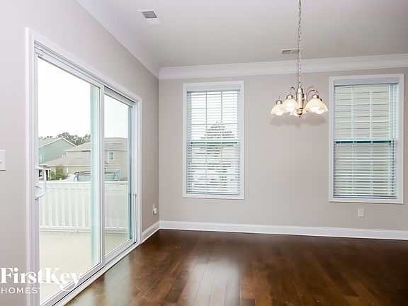 5th image of 7815 Sawgrass Ln
