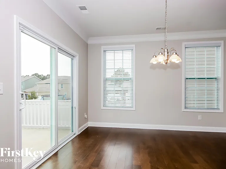 7815 Sawgrass Ln — Photo 5