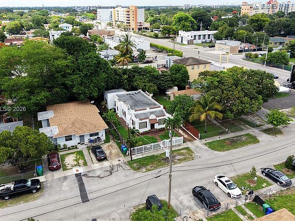 3rd image of 1727 NW 50th St