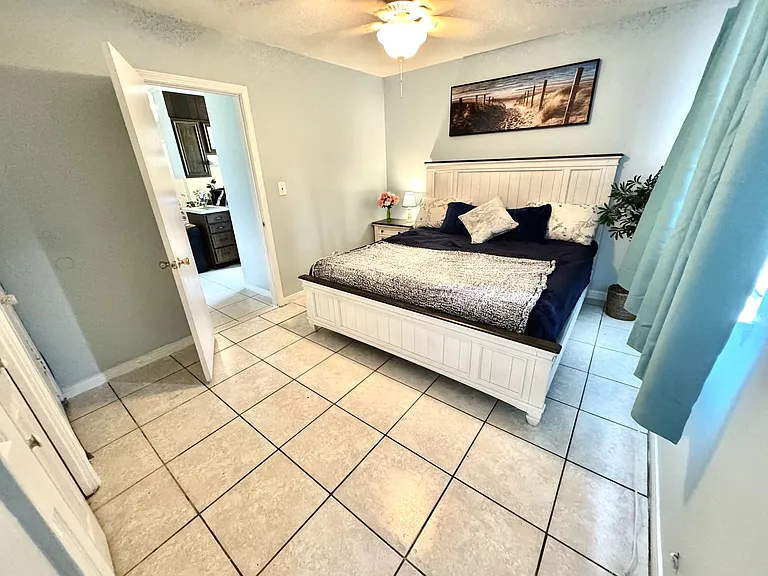 1625 Rebecca St #B — Photo 23