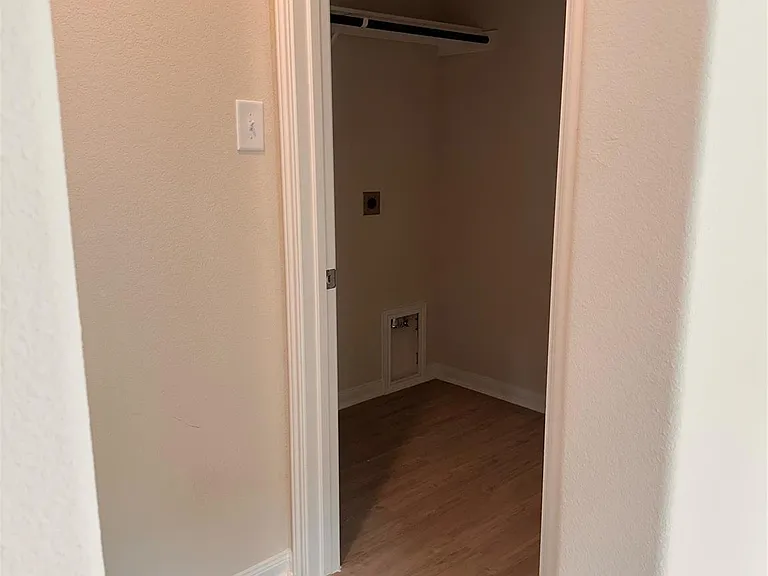 3056 Plateau Dr — Photo 3