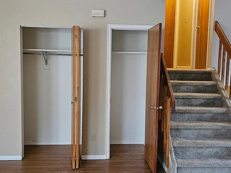 4455 Witches Hollow Ln — Photo 4