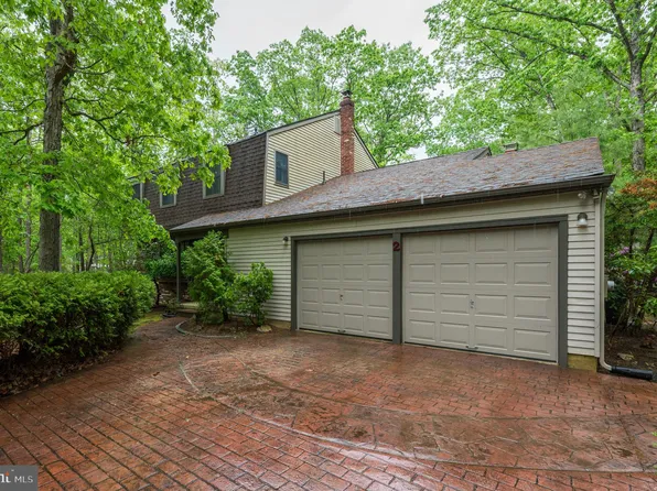 2 Wicklow Dr, Tabernacle, NJ 08088