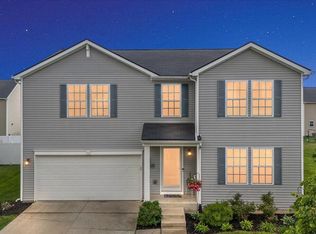 8429 Walnut Hl, Dexter, MI 48130