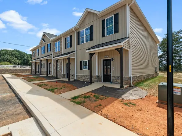 209 Morning Walk Cir, Forest, VA 24551