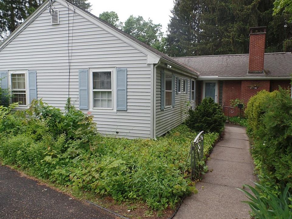 1st image of 90 Memorial Dr