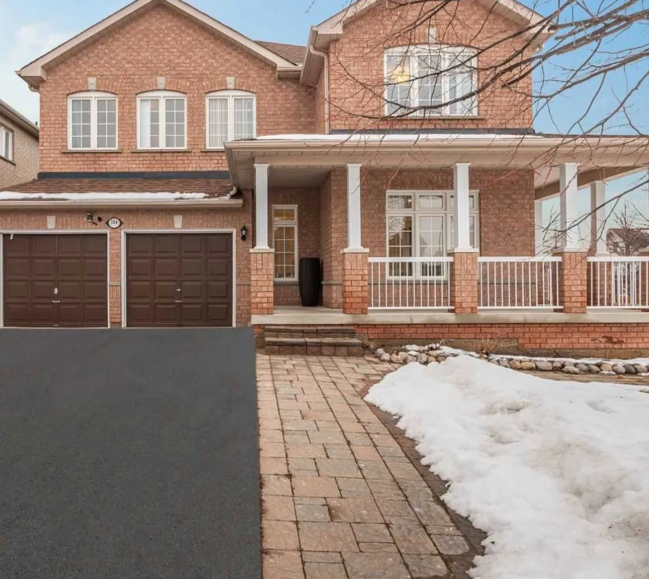 4 bed, $3,800 — Photo 1