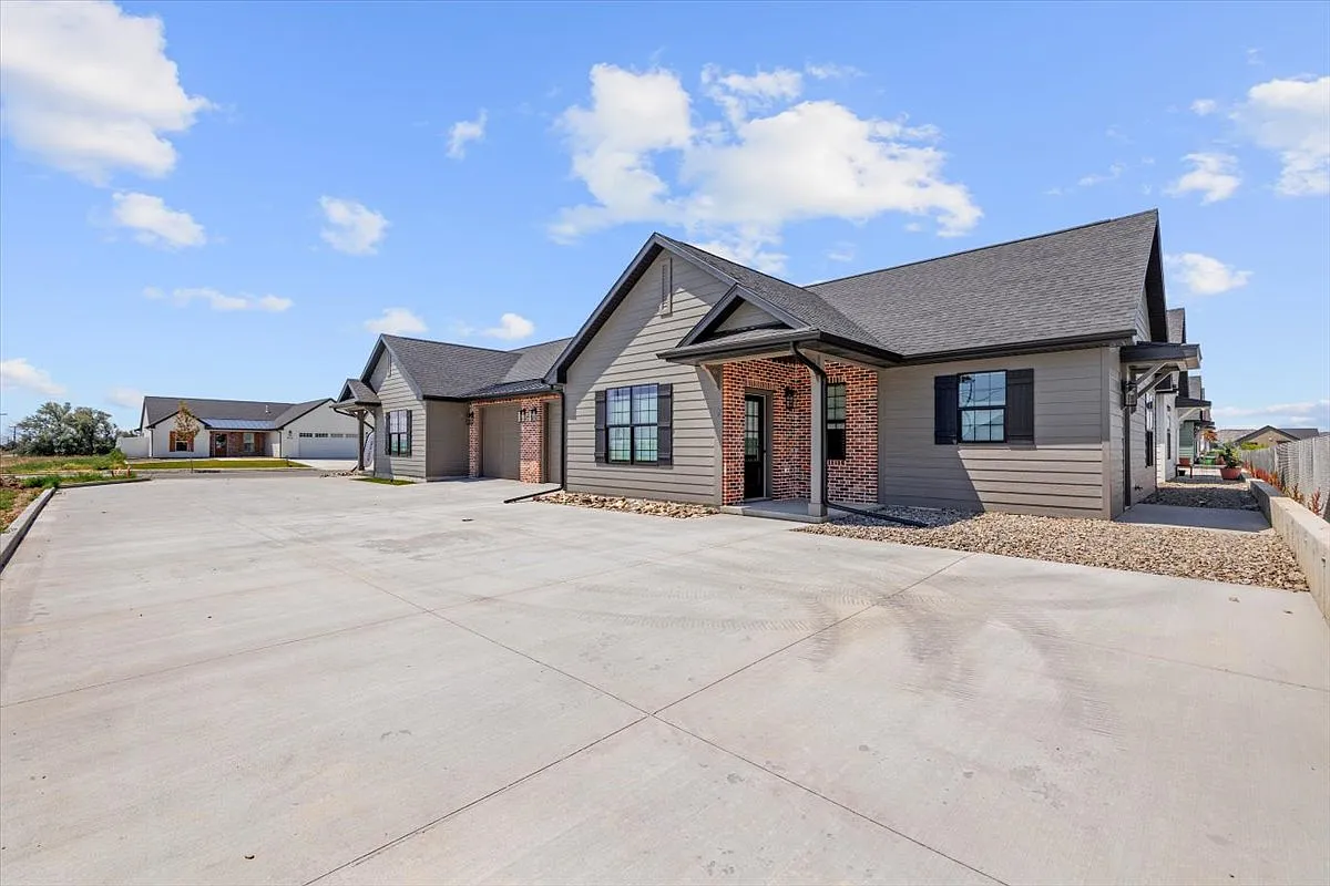5421 Apple Rose Lane - 1 — Photo 4