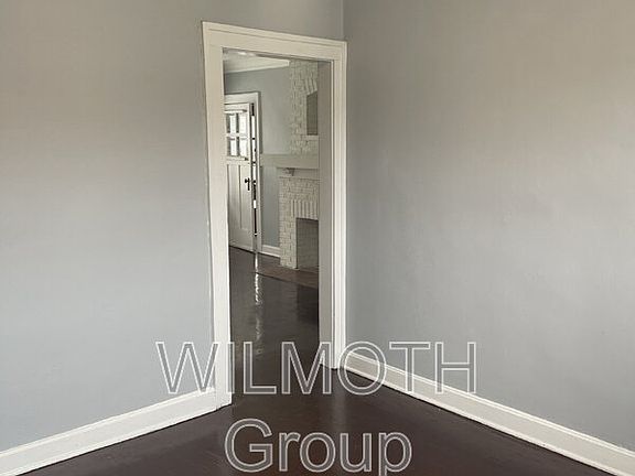 4th image of 636 E 37th St APT 6