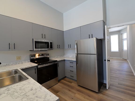 4th image of 2301-2305 S 10th St #2305-1