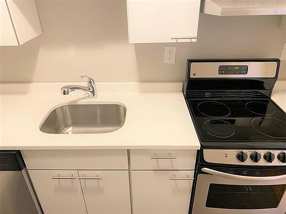 3rd image of 9 Sewall Ave APT 203