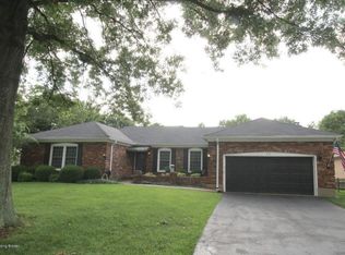310 Brentford Ct, Douglass Hills, KY