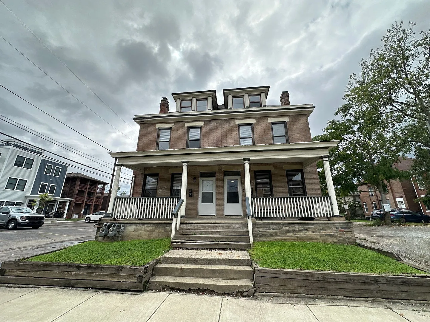 Hunter Ave 1555-1557 MLR — Photo 2