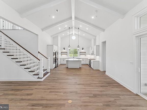 3rd image of 110 Kinglet Ct