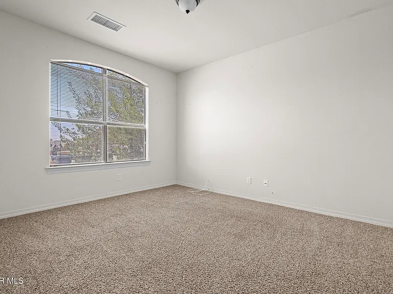 369 Emerald Acres — Photo 6