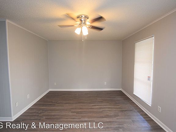 3rd image of 100 McArthur St #11483763