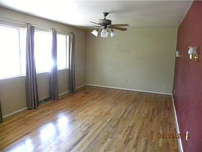 2nd image of 2211 Harvey Pl