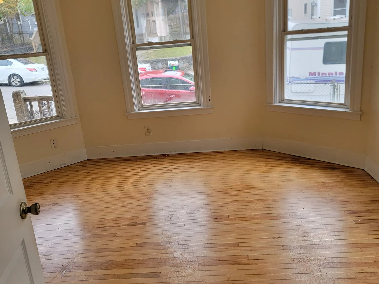 4 bed, 1400 sqft, $2,500 — Photo 2