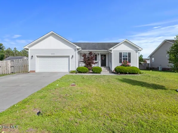301 Pine Ridge Ln, Holly Ridge, NC 28445