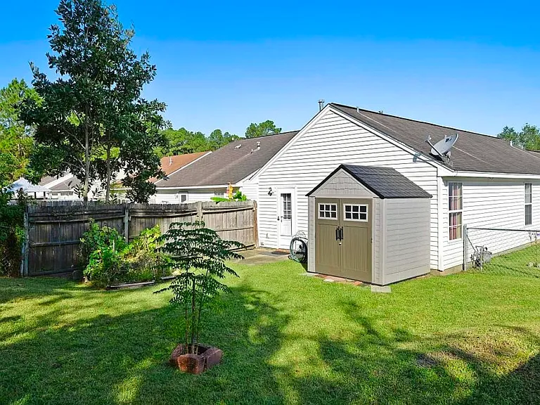 10527 Bay Tree Dr — Photo 24