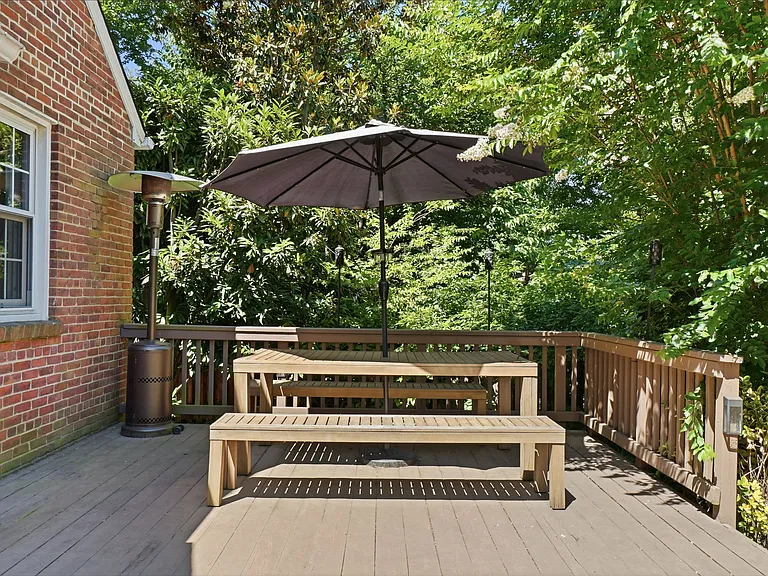110 Stewart Ave — Photo 27