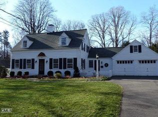 101 Glen Arden Dr, Fairfield, CT 06824