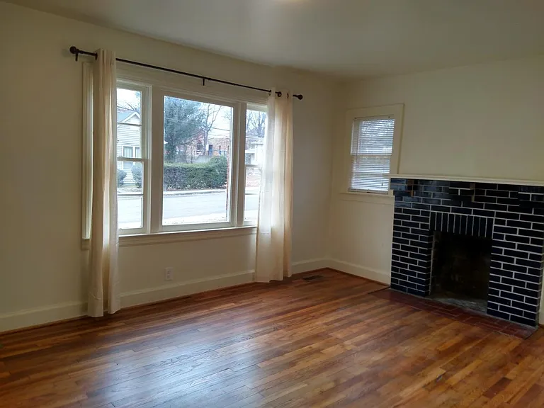 2500 Alameda St — Photo 3
