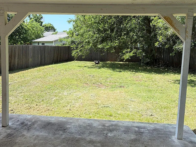 3101 Birch Dr — Photo 2